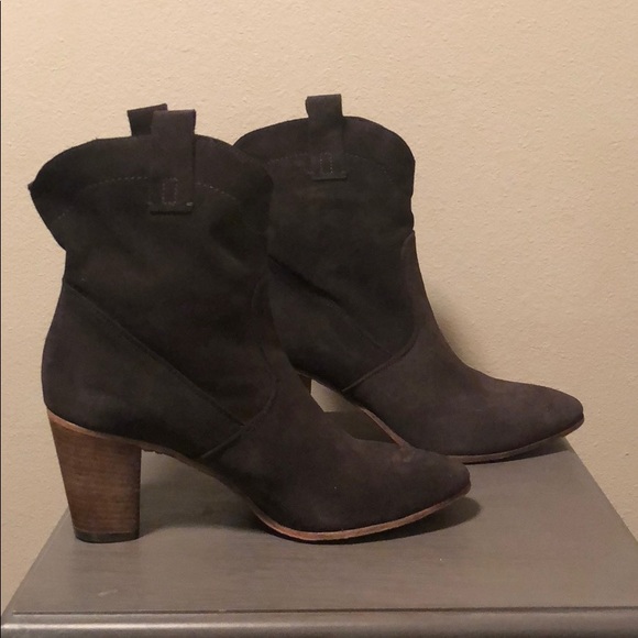 Alberto Fermani Chiara Slouchy Suede Ankle Boot - Picture 2 of 6